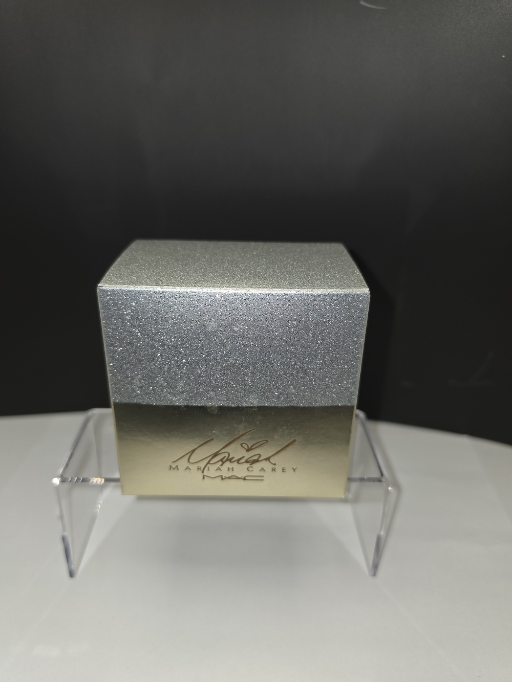 **LIMITED EDITION!**MAC × Mariah Carey Loose Face & Body Powder- "Touch My Body"